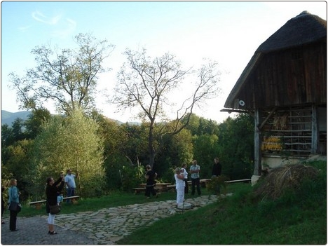 Kozjanska domačija v večernih barvah