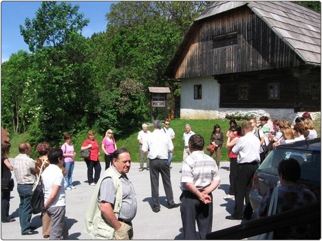 Ogled Vodovnikove zbirke in Skomarske hiše, Skomarje